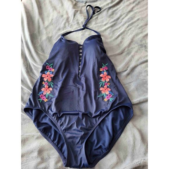 Swimsuit   - Picture 1 of 6